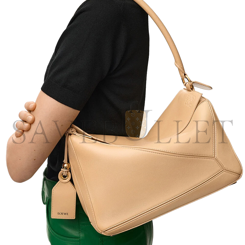 LOEWE MEDIUM FEATHERLIGHT PUZZLE BAG IN NAPPA LAMBSKIN A510PLMX02 (29*19.5*12cm)